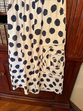 Beyond capri. L linen Navy Polka Dot Cotton wide leg pant